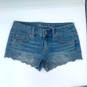 American Eagle low rise shorts with embroidered hem women’s size 4